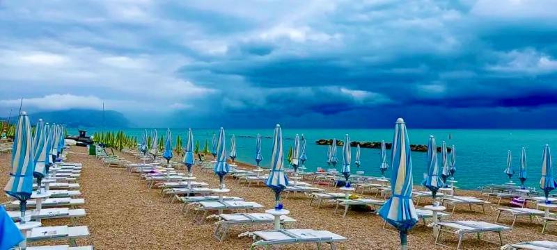 Villaggio I Giardini Del Conero Porto Recanati Esterno foto